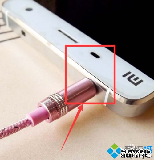 耳机插电脑只有一边有声音怎么办_耳机为啥一个没声音了