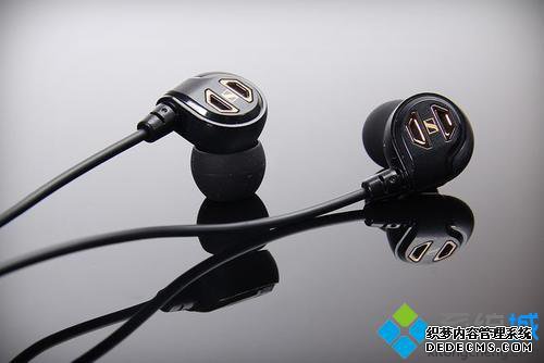 音箱和耳机哪个音质好_耳机好还是音箱好